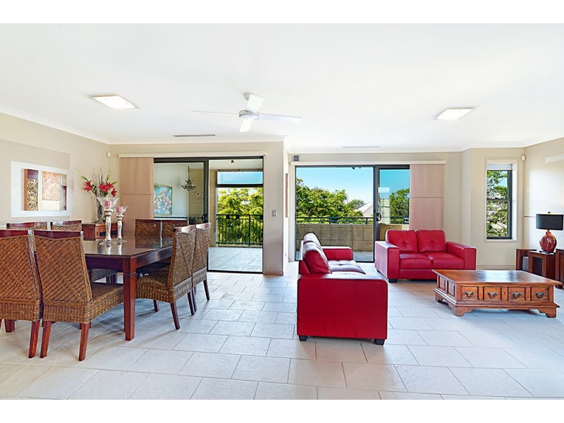 3310 Central Place, Carrara QLD 4211