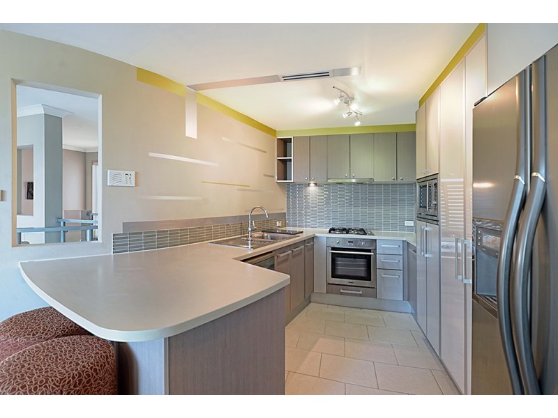 3310 Central Place, Carrara QLD 4211