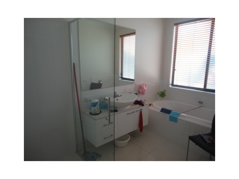 32 WillowTree Drv, Reedy Creek QLD 4227