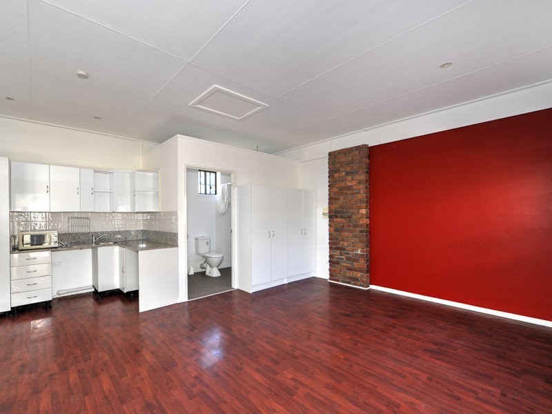 24 Hokitika Street, Broadbeach Waters QLD 4218