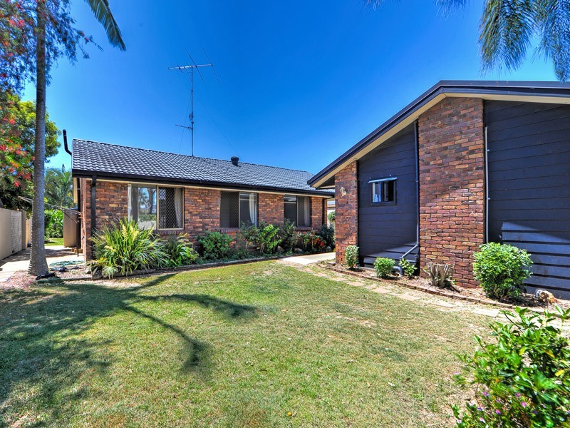 24 Hokitika Street, Broadbeach Waters QLD 4218