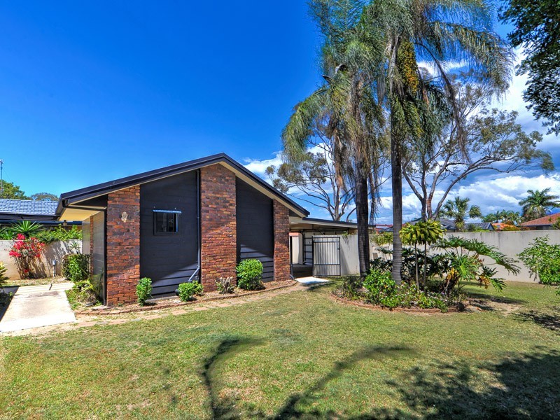 24 Hokitika Street, Broadbeach Waters QLD 4218