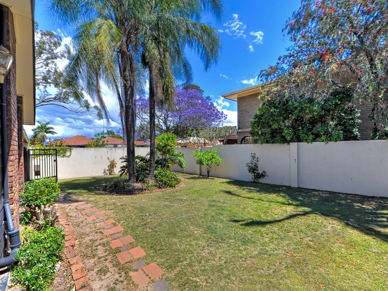 24 Hokitika Street, Broadbeach Waters QLD 4218