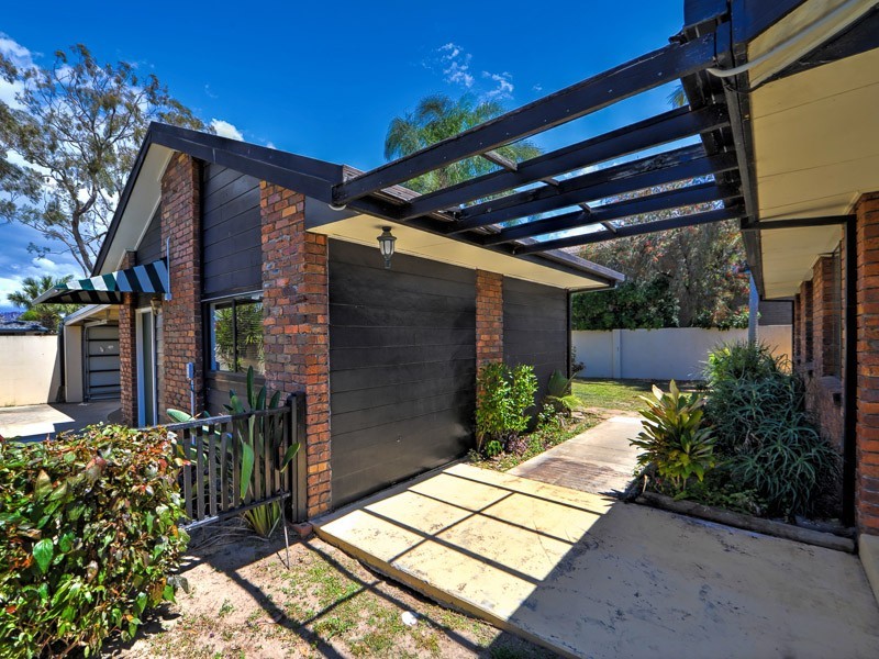 24 Hokitika Street, Broadbeach Waters QLD 4218