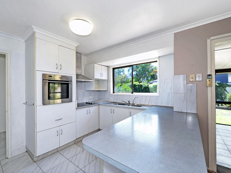 24 Hokitika Street, Broadbeach Waters QLD 4218