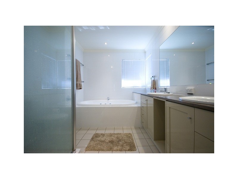 6114 ‘Badon Village’, Ross Street, Benowa QLD 4217