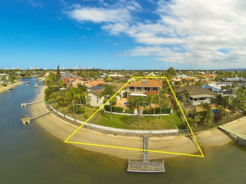 18 Kincardine Drive, Benowa Waters QLD 4217