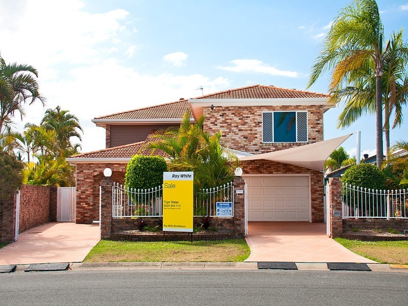 18 Kincardine Drive, Benowa Waters QLD 4217