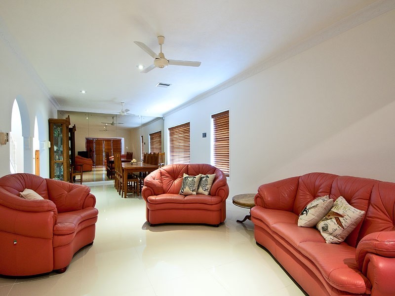 18 Kincardine Drive, Benowa Waters QLD 4217