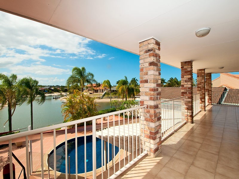 18 Kincardine Drive, Benowa Waters QLD 4217