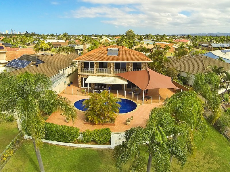 18 Kincardine Drive, Benowa Waters QLD 4217