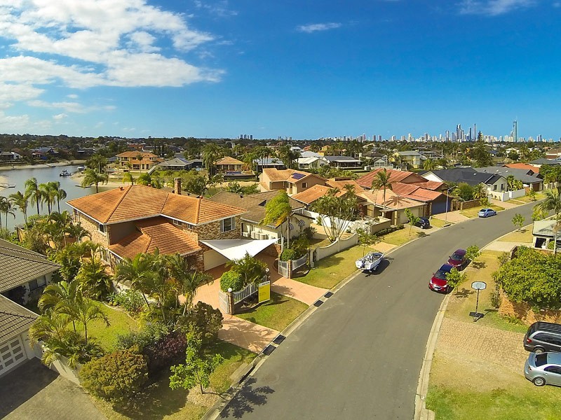 18 Kincardine Drive, Benowa Waters QLD 4217