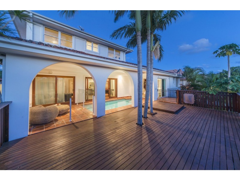 30 Tee Trees Boulevard, Arundel QLD 4214