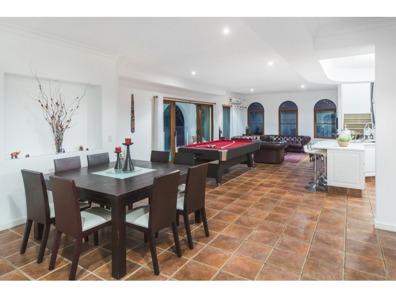 30 Tee Trees Boulevard, Arundel QLD 4214