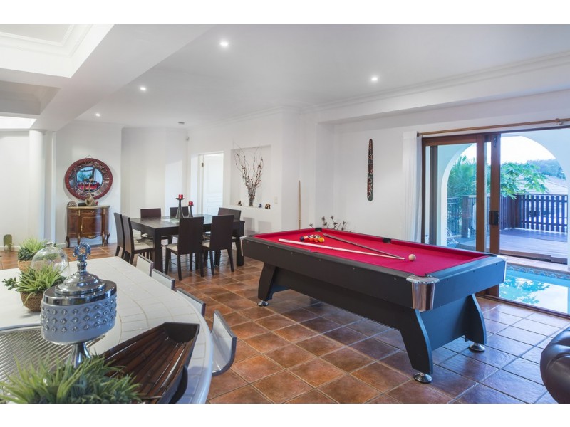 30 Tee Trees Boulevard, Arundel QLD 4214