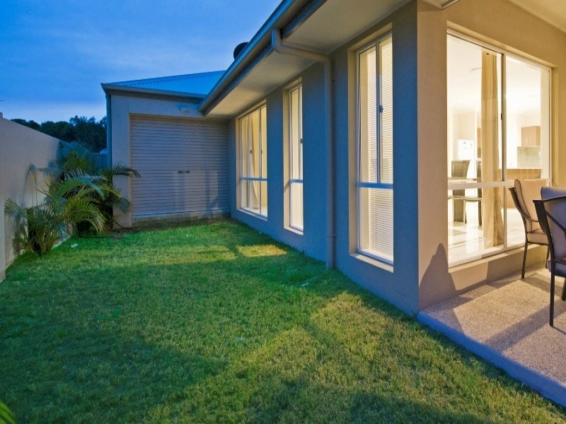 24 Iridium Drive, Hope Island QLD 4212