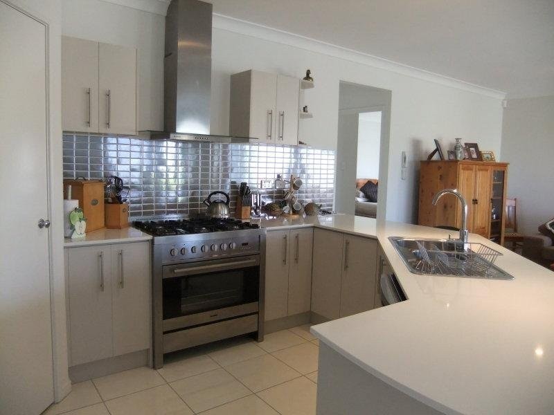 24 Iridium Drive, Hope Island QLD 4212