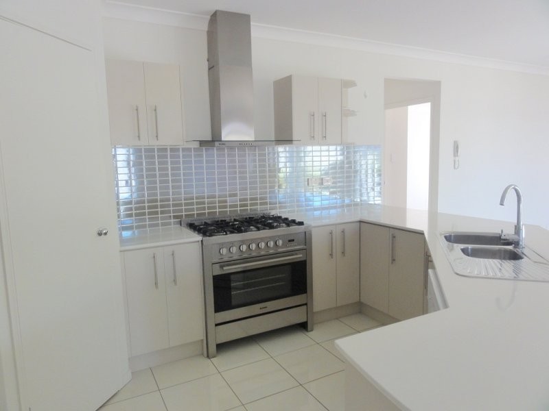 24 Iridium Drive, Hope Island QLD 4212