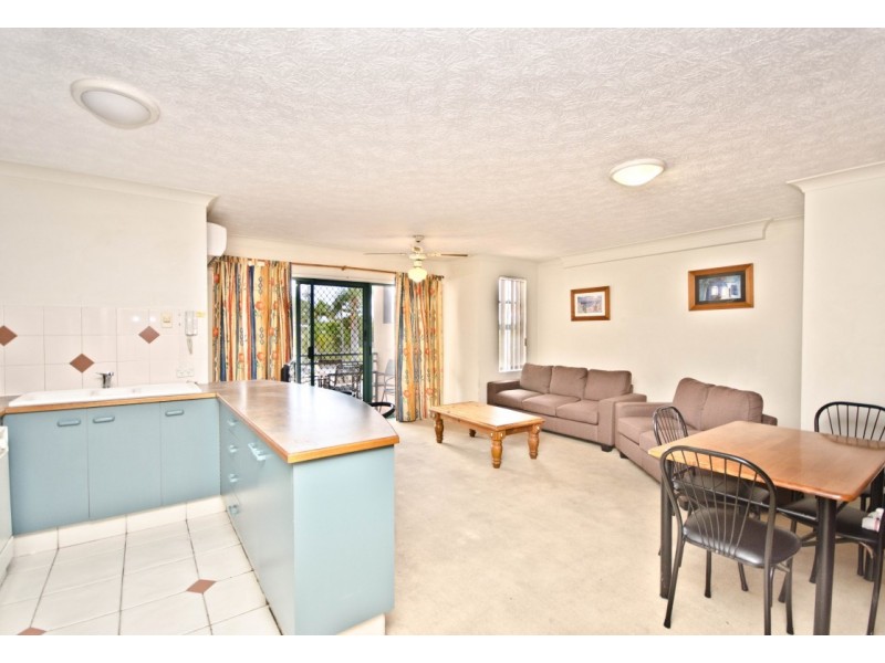 7-9 Robert Street, Labrador QLD 4215