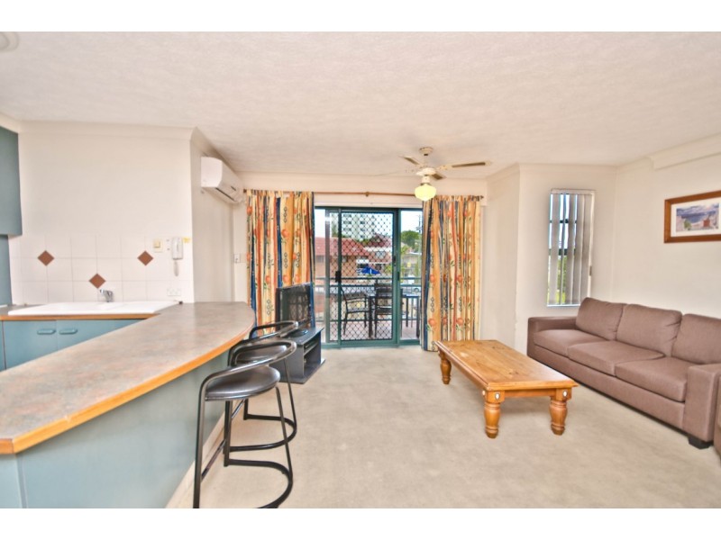 7-9 Robert Street, Labrador QLD 4215