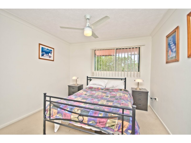7-9 Robert Street, Labrador QLD 4215
