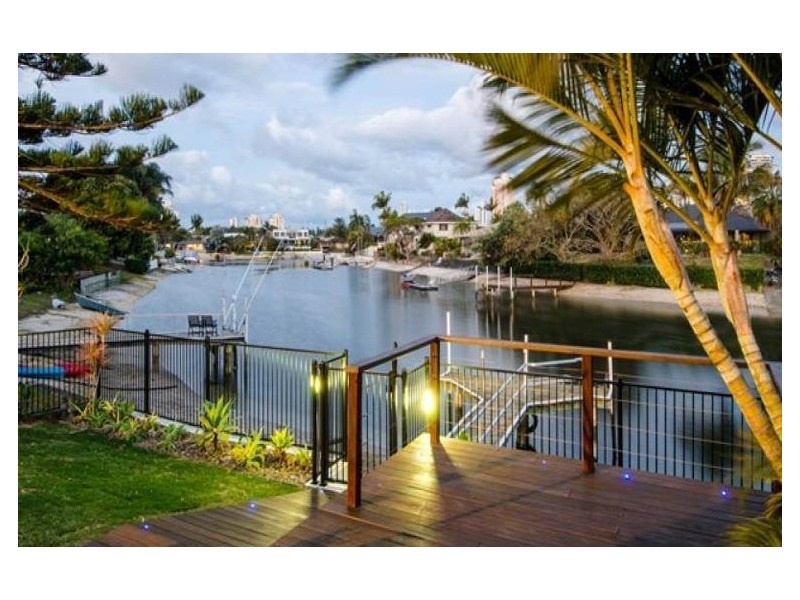 14 Andrea Ave, Broadbeach Waters QLD 4218