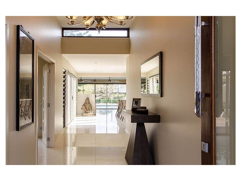 14 Andrea Ave, Broadbeach Waters QLD 4218