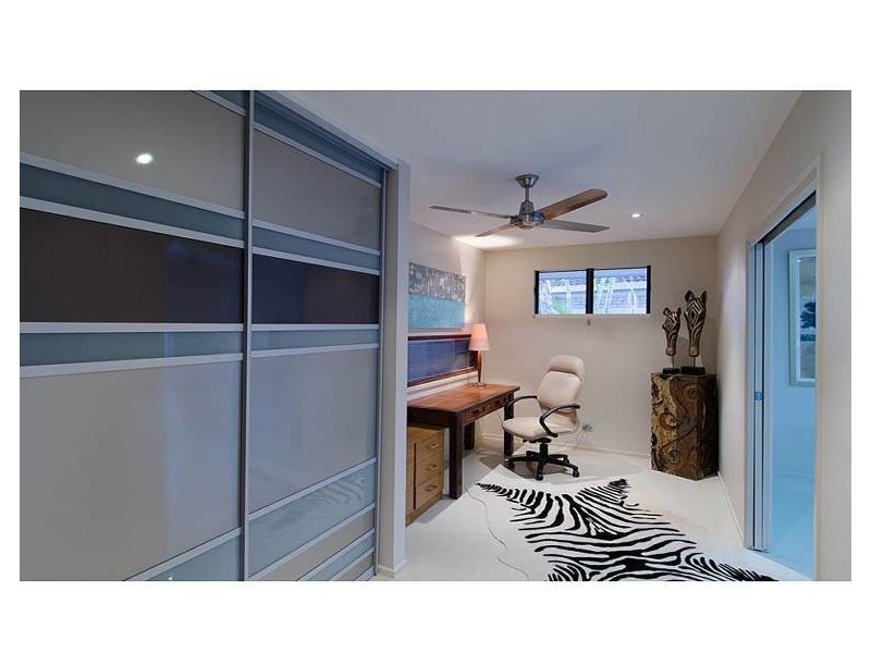 14 Andrea Ave, Broadbeach Waters QLD 4218