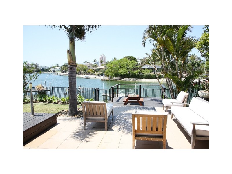 14 Andrea Ave, Broadbeach Waters QLD 4218