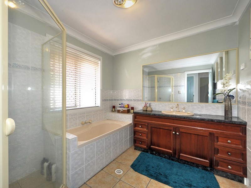 5 Pearwood Lane, Robina QLD 4226