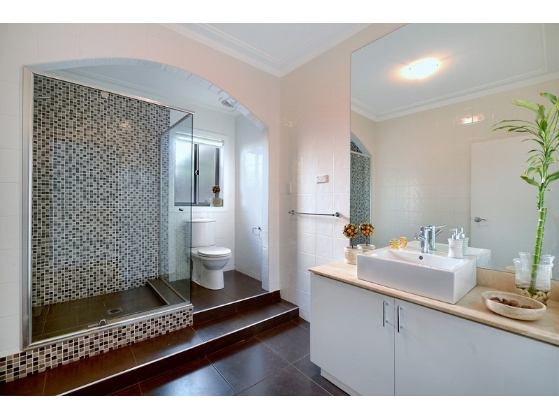 62 Amalfi Drive, Isle Of Capri QLD 4217