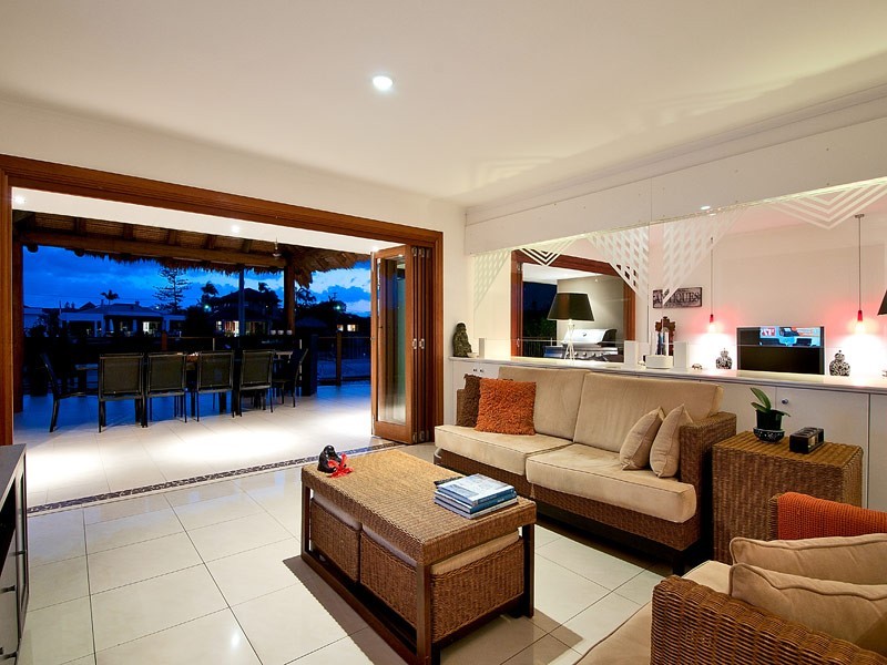 80 Salerno Street, Isle Of Capri QLD 4217