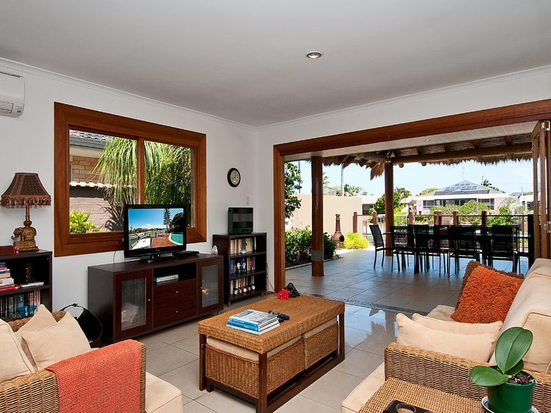 80 Salerno Street, Isle Of Capri QLD 4217