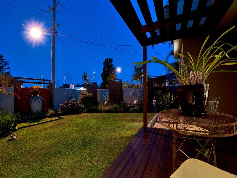 80 Salerno Street, Isle Of Capri QLD 4217