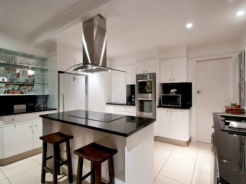 80 Salerno Street, Isle Of Capri QLD 4217