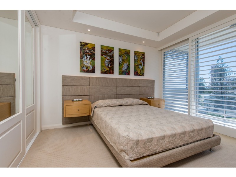 8 ‘Vogue’ 5 Broadbeach Boulevard, Broadbeach QLD 4218