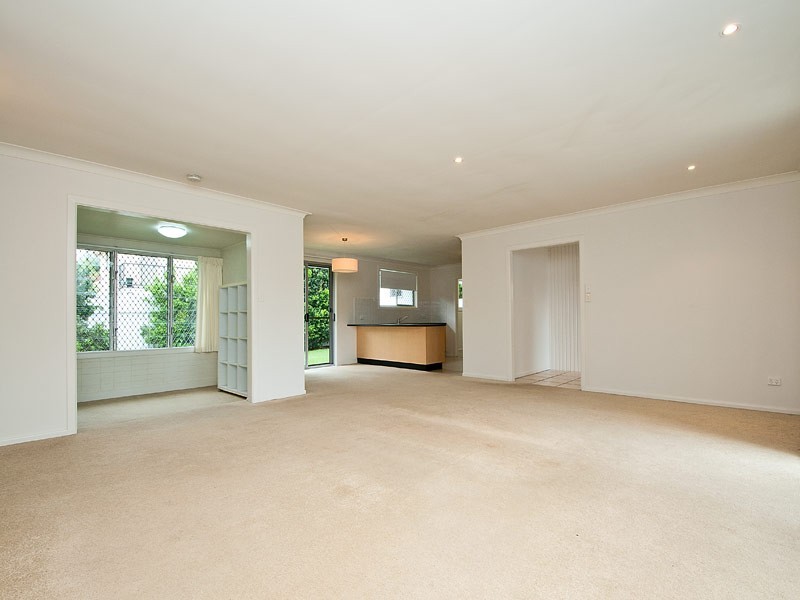38 The Corso, Isle Of Capri QLD 4217