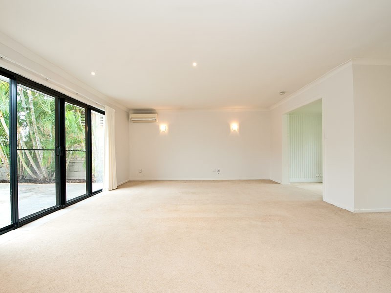 38 The Corso, Isle Of Capri QLD 4217