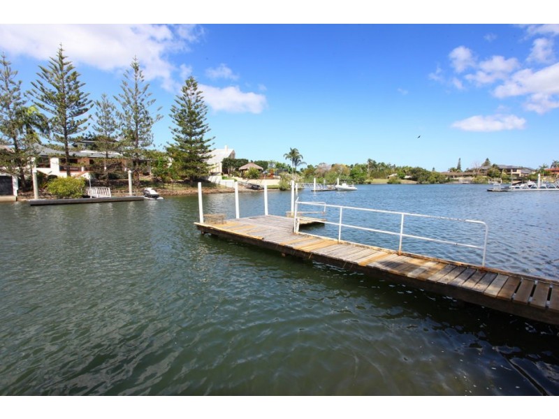 106 Edinburgh Rd, Benowa Waters QLD 4217