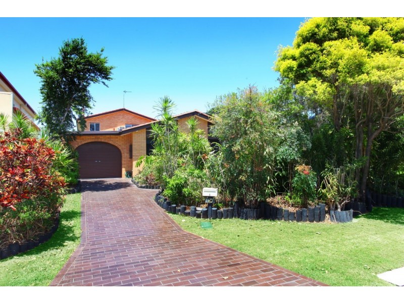 10 Crombie Ave, Bundall QLD 4217