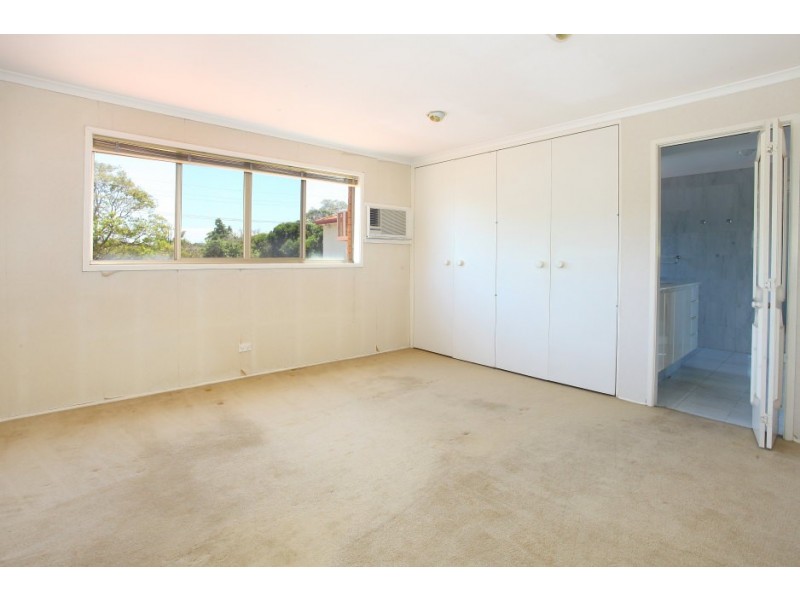 10 Crombie Ave, Bundall QLD 4217