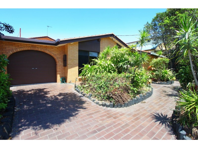 10 Crombie Ave, Bundall QLD 4217