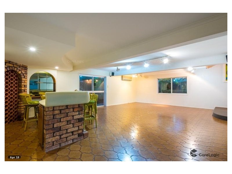 10 Crombie Ave, Bundall QLD 4217