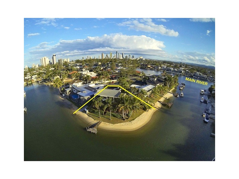 138 Amalfi Drive, Isle Of Capri QLD 4217