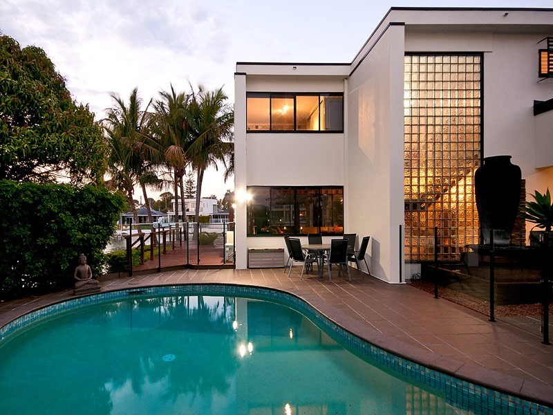 138 Amalfi Drive, Isle Of Capri QLD 4217