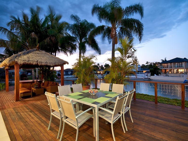 138 Amalfi Drive, Isle Of Capri QLD 4217