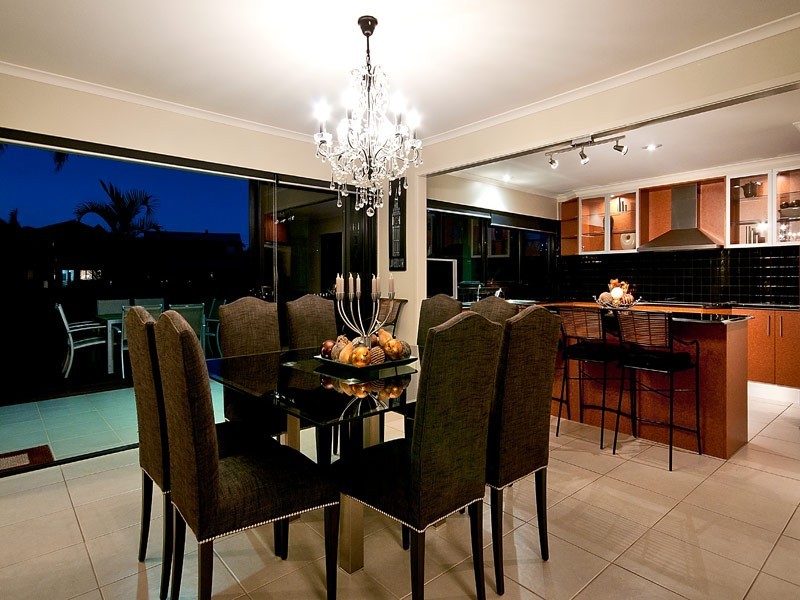 138 Amalfi Drive, Isle Of Capri QLD 4217