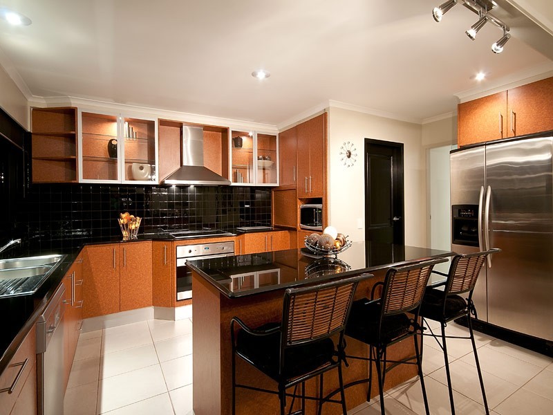 138 Amalfi Drive, Isle Of Capri QLD 4217