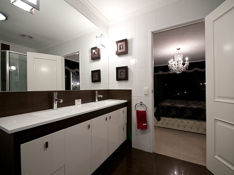 138 Amalfi Drive, Isle Of Capri QLD 4217
