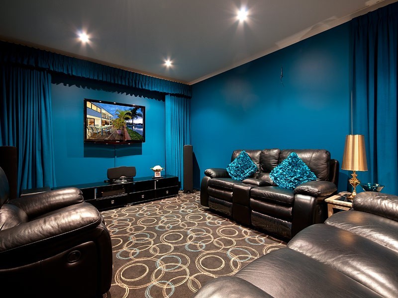138 Amalfi Drive, Isle Of Capri QLD 4217